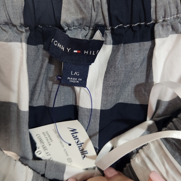 Navy and White Checkered Off-Shoulder Top From TOMMY HILFIGER, NWT, Size Large - Picture 2 of 6